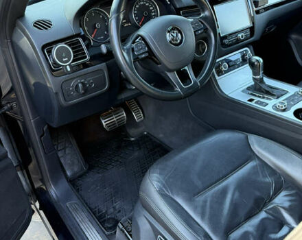 Фольксваген Туарег 2013 в Черновцах на Automoto.ua Черный Фольксваген Туарег, объемом двигателя 2.97 л и пробегом 276 тыс. км за 18900 $, фото 40 на Automoto.ua