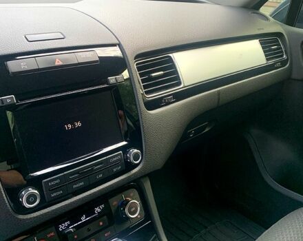 Чорний Фольксваген Туарег, об'ємом двигуна 3 л та пробігом 283 тис. км за 17500 $, фото 1 на Automoto.ua