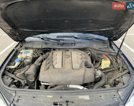 Чорний Фольксваген Туарег, об'ємом двигуна 2.97 л та пробігом 325 тис. км за 19500 $, фото 23 на Automoto.ua