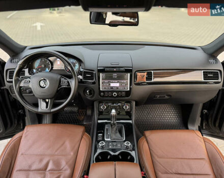 Черный Фольксваген Туарег, объемом двигателя 3 л и пробегом 275 тыс. км за 20999 $, фото 31 на Automoto.ua