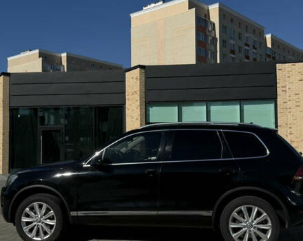 Черный Фольксваген Туарег, объемом двигателя 3 л и пробегом 213 тыс. км за 22300 $, фото 4 на Automoto.ua