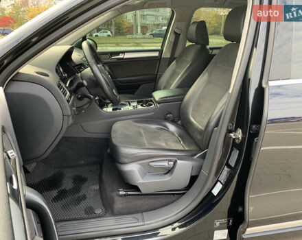 Чорний Фольксваген Туарег, об'ємом двигуна 2.97 л та пробігом 325 тис. км за 19500 $, фото 10 на Automoto.ua