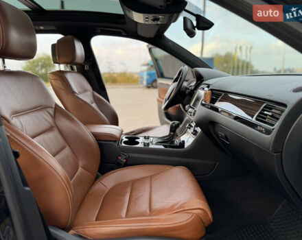 Черный Фольксваген Туарег, объемом двигателя 3 л и пробегом 275 тыс. км за 20999 $, фото 27 на Automoto.ua