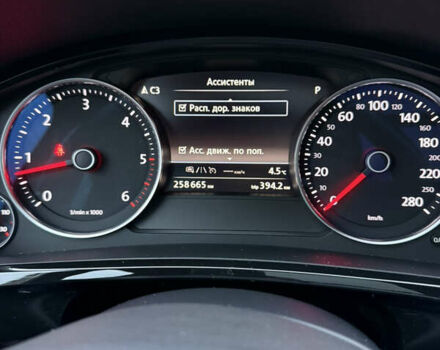 Чорний Фольксваген Туарег, об'ємом двигуна 4.13 л та пробігом 258 тис. км за 28500 $, фото 38 на Automoto.ua