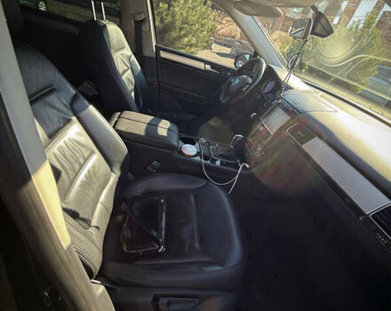 Черный Фольксваген Туарег, объемом двигателя 3 л и пробегом 213 тыс. км за 22300 $, фото 9 на Automoto.ua