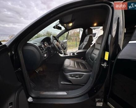 Фольксваген Туарег 2013 в Луцке на Automoto.ua Черный Фольксваген Туарег, объемом двигателя 2.97 л и пробегом 227 тыс. км за 22900 $, фото 8 на Automoto.ua