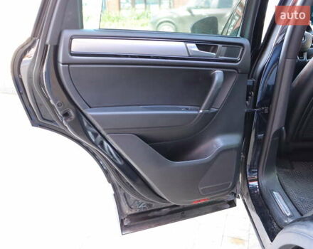 Черный Фольксваген Туарег, объемом двигателя 3 л и пробегом 142 тыс. км за 22900 $, фото 34 на Automoto.ua