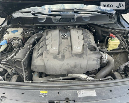 Черный Фольксваген Туарег, объемом двигателя 2.97 л и пробегом 320 тыс. км за 21000 $, фото 10 на Automoto.ua