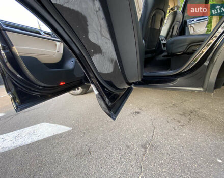 Черный Фольксваген Туарег, объемом двигателя 2.97 л и пробегом 185 тыс. км за 22999 $, фото 64 на Automoto.ua