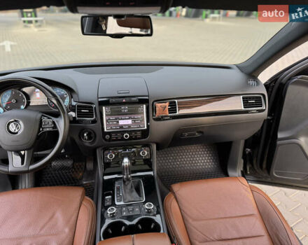 Черный Фольксваген Туарег, объемом двигателя 3 л и пробегом 275 тыс. км за 20999 $, фото 33 на Automoto.ua