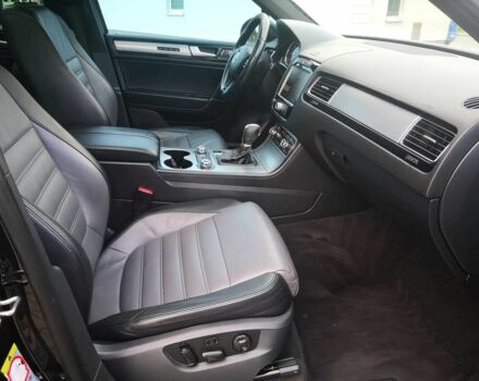 Черный Фольксваген Туарег, объемом двигателя 4.2 л и пробегом 89 тыс. км за 8700 $, фото 10 на Automoto.ua