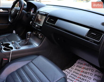 Черный Фольксваген Туарег, объемом двигателя 3 л и пробегом 142 тыс. км за 22900 $, фото 46 на Automoto.ua