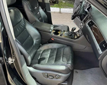 Чорний Фольксваген Туарег, об'ємом двигуна 2.97 л та пробігом 325 тис. км за 18000 $, фото 6 на Automoto.ua