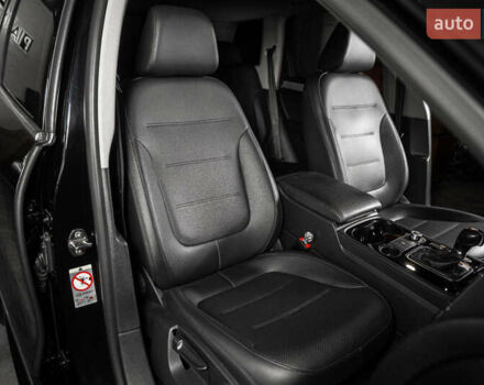 Чорний Фольксваген Туарег, об'ємом двигуна 2.97 л та пробігом 163 тис. км за 21900 $, фото 27 на Automoto.ua