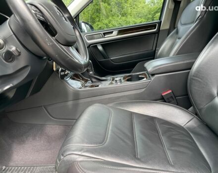 Чорний Фольксваген Туарег, об'ємом двигуна 3 л та пробігом 197 тис. км за 27490 $, фото 25 на Automoto.ua