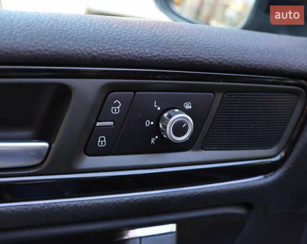 Черный Фольксваген Туарег, объемом двигателя 3 л и пробегом 142 тыс. км за 22900 $, фото 17 на Automoto.ua