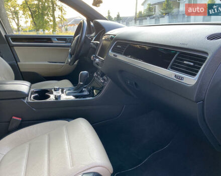 Черный Фольксваген Туарег, объемом двигателя 2.97 л и пробегом 185 тыс. км за 22999 $, фото 52 на Automoto.ua