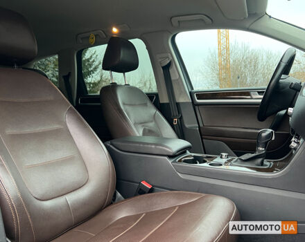 Чорний Фольксваген Туарег, об'ємом двигуна 3 л та пробігом 191 тис. км за 25300 $, фото 8 на Automoto.ua