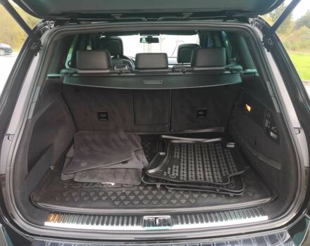 Черный Фольксваген Туарег, объемом двигателя 4.2 л и пробегом 89 тыс. км за 8700 $, фото 12 на Automoto.ua