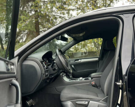 Чорний Фольксваген Туарег, об'ємом двигуна 2.99 л та пробігом 286 тис. км за 20000 $, фото 10 на Automoto.ua