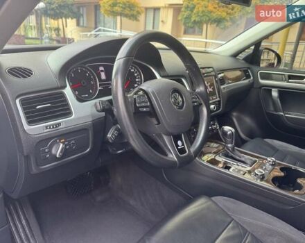 Фольксваген Туарег 2013 в Черновцах на Automoto.ua Черный Фольксваген Туарег, объемом двигателя 2.97 л и пробегом 250 тыс. км за 19900 $, фото 18 на Automoto.ua