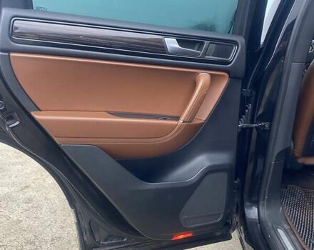 Черный Фольксваген Туарег, объемом двигателя 2.97 л и пробегом 348 тыс. км за 19500 $, фото 44 на Automoto.ua