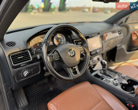 Черный Фольксваген Туарег, объемом двигателя 3 л и пробегом 275 тыс. км за 20999 $, фото 15 на Automoto.ua