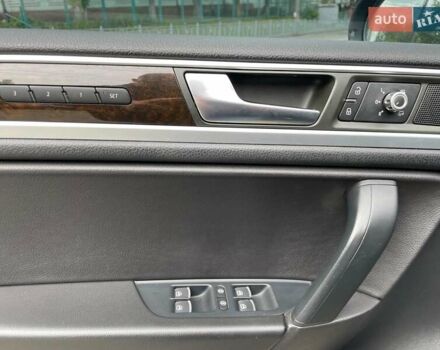 Чорний Фольксваген Туарег, об'ємом двигуна 2.97 л та пробігом 196 тис. км за 23500 $, фото 23 на Automoto.ua