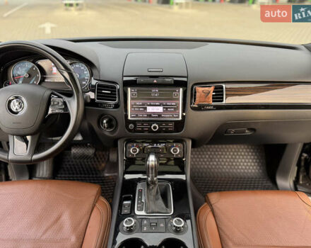 Черный Фольксваген Туарег, объемом двигателя 3 л и пробегом 275 тыс. км за 20999 $, фото 35 на Automoto.ua