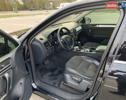 Чорний Фольксваген Туарег, об'ємом двигуна 2.97 л та пробігом 325 тис. км за 19500 $, фото 11 на Automoto.ua