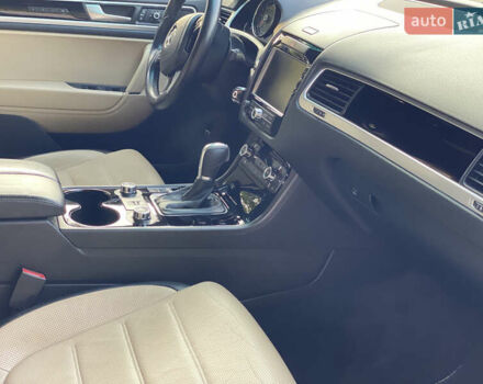 Черный Фольксваген Туарег, объемом двигателя 2.97 л и пробегом 185 тыс. км за 22999 $, фото 51 на Automoto.ua