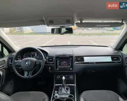 Чорний Фольксваген Туарег, об'ємом двигуна 2.97 л та пробігом 325 тис. км за 19500 $, фото 19 на Automoto.ua