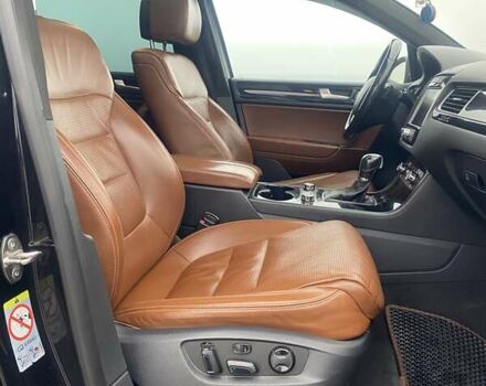 Черный Фольксваген Туарег, объемом двигателя 2.97 л и пробегом 348 тыс. км за 19500 $, фото 51 на Automoto.ua