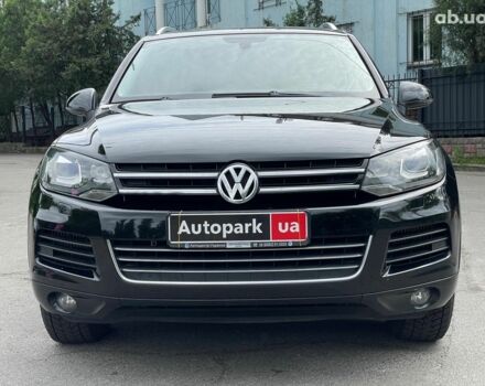 Чорний Фольксваген Туарег, об'ємом двигуна 3 л та пробігом 197 тис. км за 27490 $, фото 2 на Automoto.ua