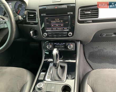 Чорний Фольксваген Туарег, об'ємом двигуна 2.97 л та пробігом 325 тис. км за 19500 $, фото 20 на Automoto.ua