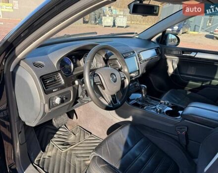 Черный Фольксваген Туарег, объемом двигателя 2.97 л и пробегом 298 тыс. км за 20799 $, фото 12 на Automoto.ua