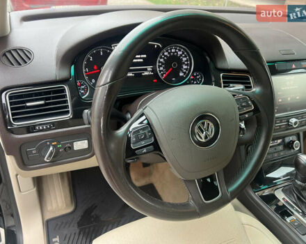 Черный Фольксваген Туарег, объемом двигателя 2.97 л и пробегом 210 тыс. км за 19500 $, фото 10 на Automoto.ua