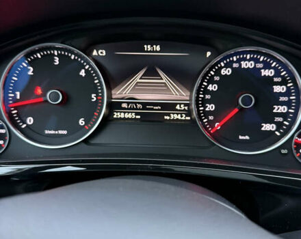 Чорний Фольксваген Туарег, об'ємом двигуна 4.13 л та пробігом 258 тис. км за 28500 $, фото 40 на Automoto.ua