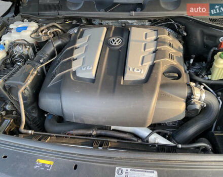 Черный Фольксваген Туарег, объемом двигателя 2.97 л и пробегом 185 тыс. км за 22999 $, фото 72 на Automoto.ua