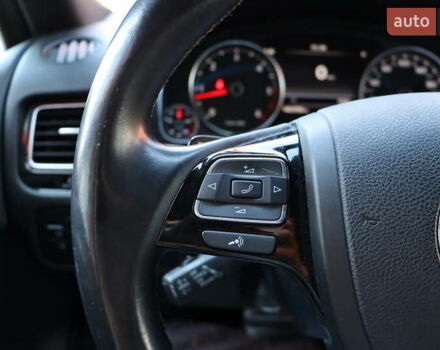 Черный Фольксваген Туарег, объемом двигателя 3 л и пробегом 142 тыс. км за 22900 $, фото 22 на Automoto.ua