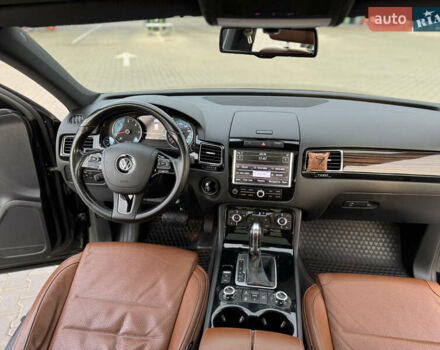 Черный Фольксваген Туарег, объемом двигателя 3 л и пробегом 275 тыс. км за 20999 $, фото 32 на Automoto.ua