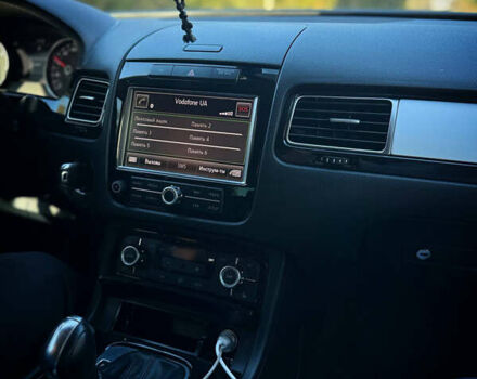 Черный Фольксваген Туарег, объемом двигателя 3 л и пробегом 213 тыс. км за 22300 $, фото 3 на Automoto.ua