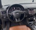 Черный Фольксваген Туарег, объемом двигателя 2.97 л и пробегом 348 тыс. км за 19500 $, фото 55 на Automoto.ua