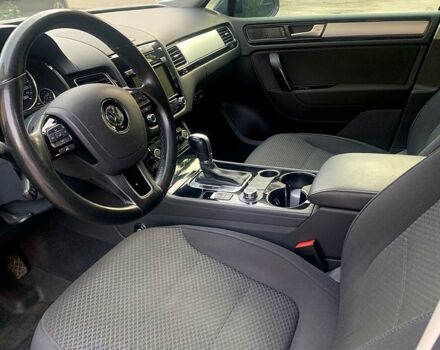 Чорний Фольксваген Туарег, об'ємом двигуна 3 л та пробігом 283 тис. км за 17500 $, фото 8 на Automoto.ua