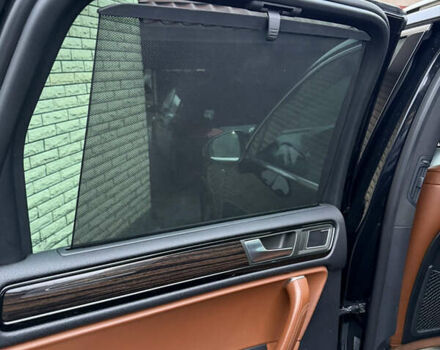 Чорний Фольксваген Туарег, об'ємом двигуна 4.13 л та пробігом 258 тис. км за 28500 $, фото 42 на Automoto.ua