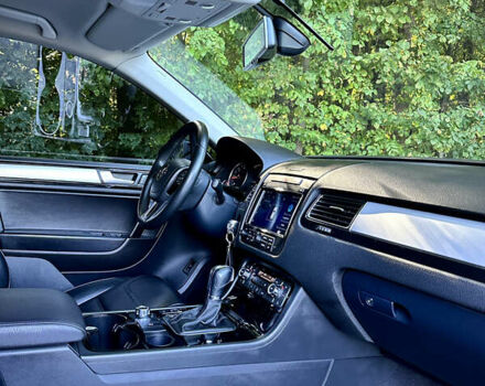 Черный Фольксваген Туарег, объемом двигателя 2.97 л и пробегом 171 тыс. км за 21500 $, фото 18 на Automoto.ua