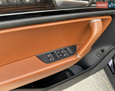 Черный Фольксваген Туарег, объемом двигателя 3 л и пробегом 275 тыс. км за 20999 $, фото 18 на Automoto.ua