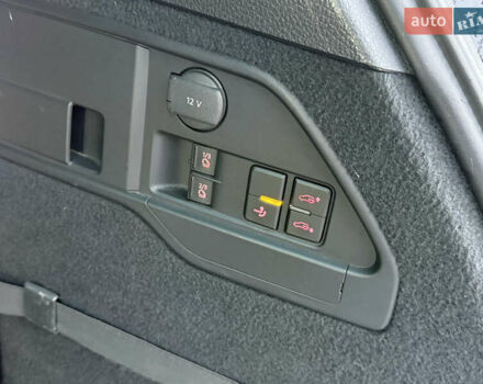 Чорний Фольксваген Туарег, об'ємом двигуна 4.13 л та пробігом 258 тис. км за 28500 $, фото 23 на Automoto.ua