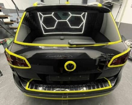 Фольксваген Туарег 2013 в Иршава на Automoto.ua Черный Фольксваген Туарег, объемом двигателя 3 л и пробегом 293 тыс. км за 20500 $, фото 18 на Automoto.ua