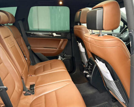 Черный Фольксваген Туарег, объемом двигателя 2.97 л и пробегом 280 тыс. км за 19300 $, фото 5 на Automoto.ua